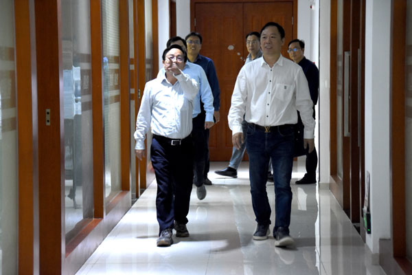 DSC_2585.jpg DSC_2585.jpg